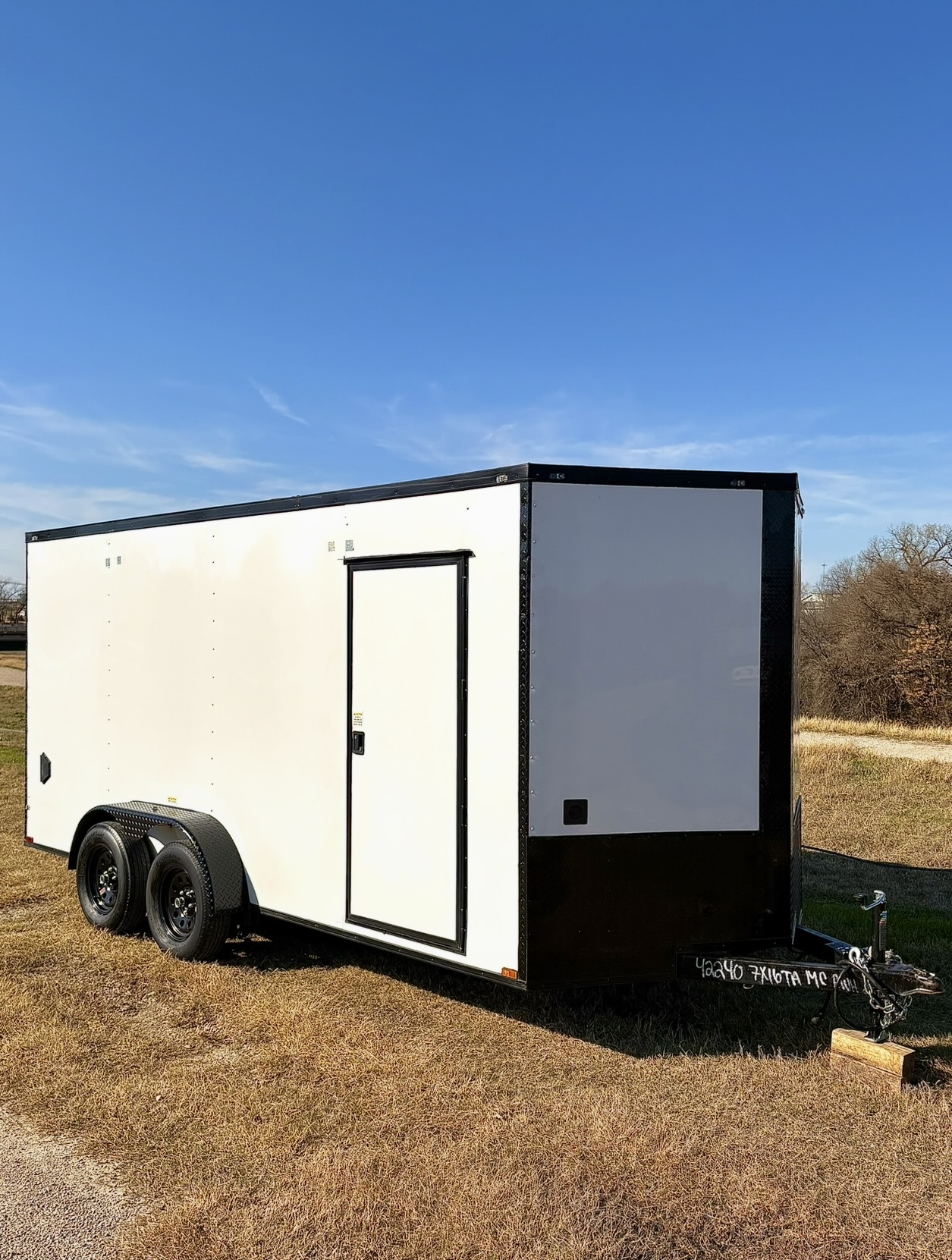 7x16ft enclosed cargo trailer rental Fort Worth - 4500 lb capacity trailer for secure hauling